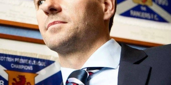 利物浦老队长力推三大新星接替萨拉赫：欧冠级别边锋与拜仁新“罗贝里”