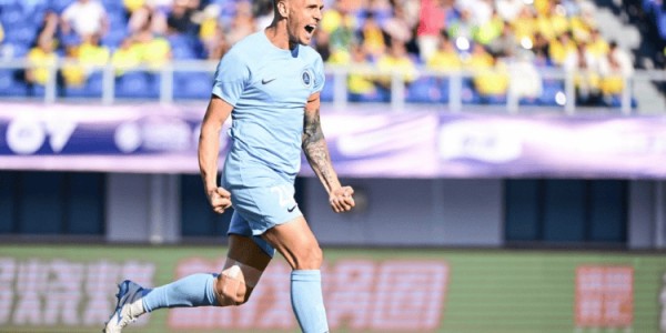 33岁欧冠级后卫愿意归化，明年就可为国足出战